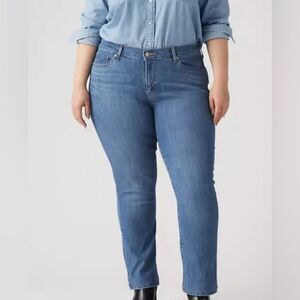 Levi’s Women's Classic Straight Blue Jeans. Medium Wash. Size 20W
